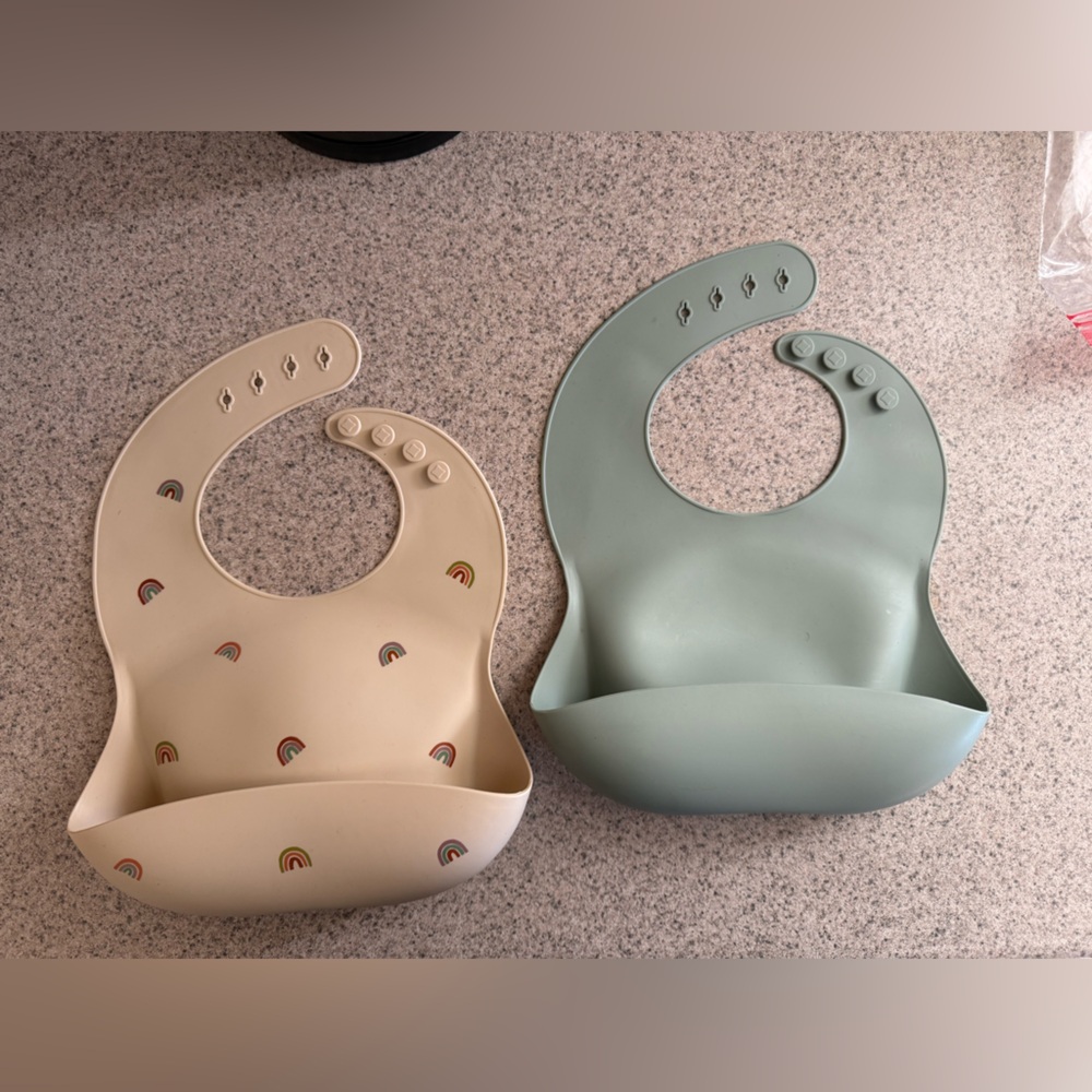 MUSHIE Silicone Bibs - 2